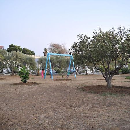 Dolphin Apartments 弗朗哥卡斯特隆 外观 照片